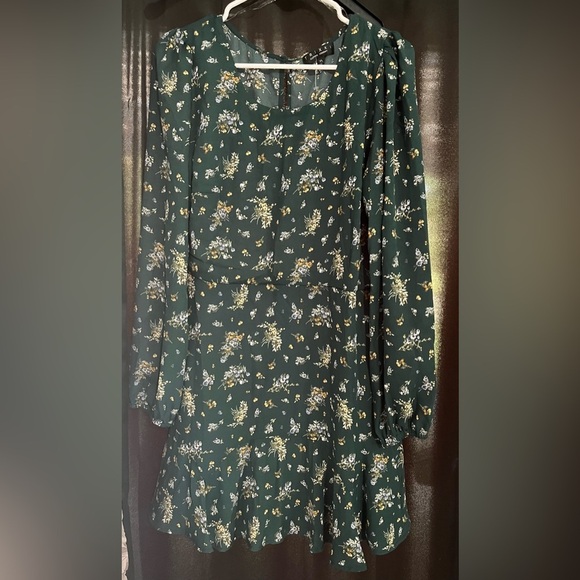 Francesca’s Trixxi size XL green paisley floral dress w/sheer long sleeves - Picture 2 of 5